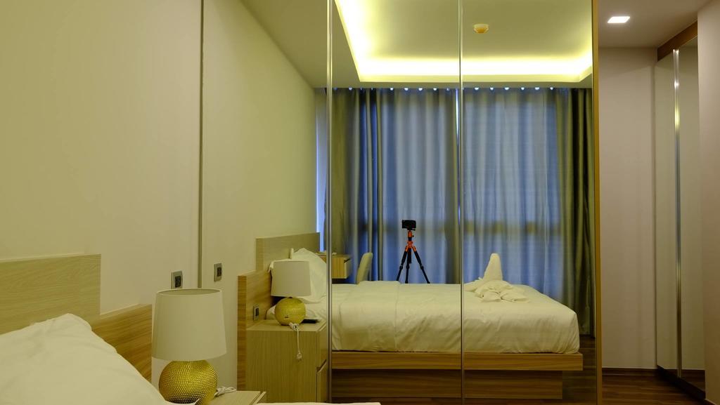 Peak Tower In Phatumnak Pattaya Exterior photo